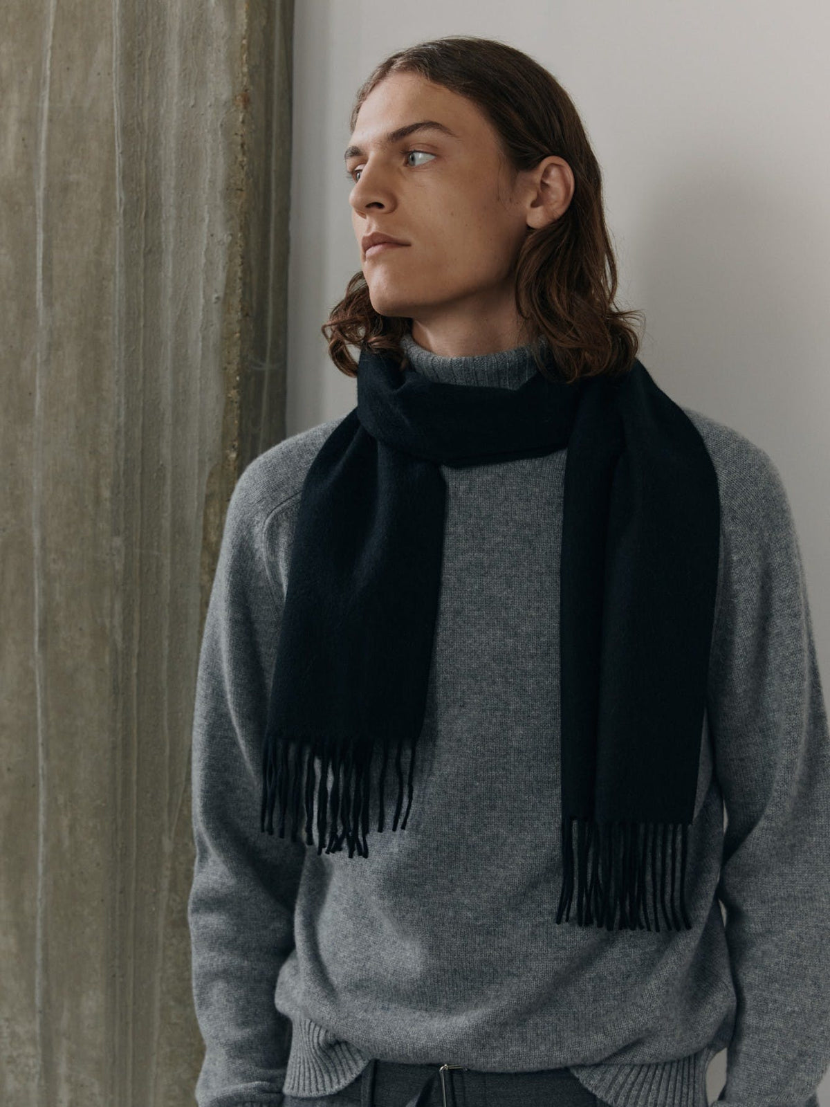 Arran solid classic cashmere scarf - black Scarfs BEGGXCO