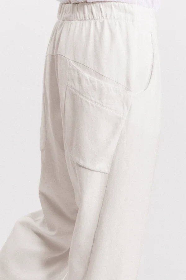 Cfdtrzq263 loose- fit trousers with patch pockets - sand