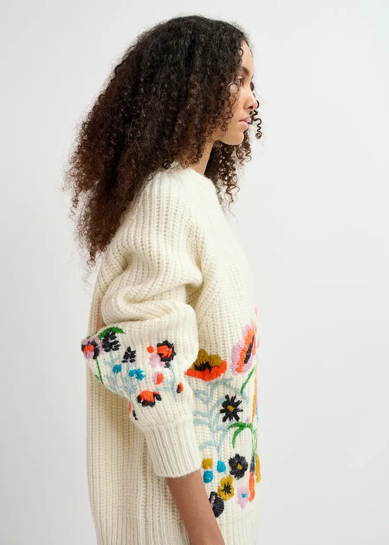 Glossy rib-knitted sweater with floral embroideries - ecru