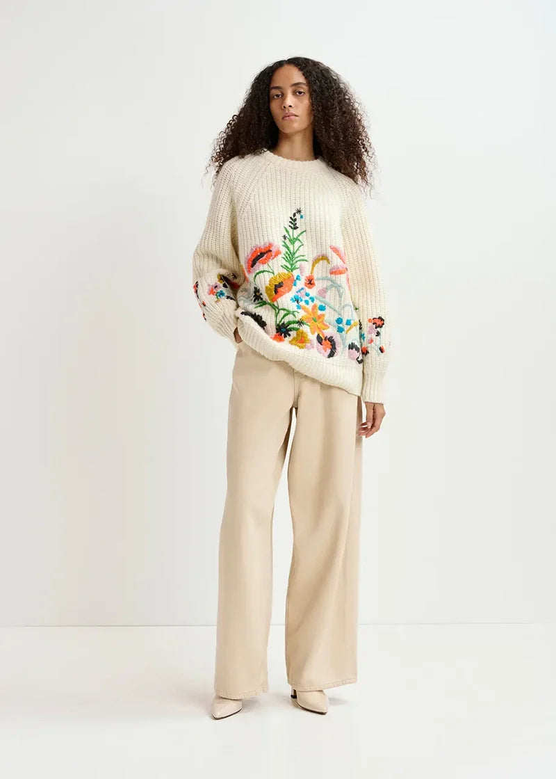 Glossy rib-knitted sweater with floral embroideries - ecru